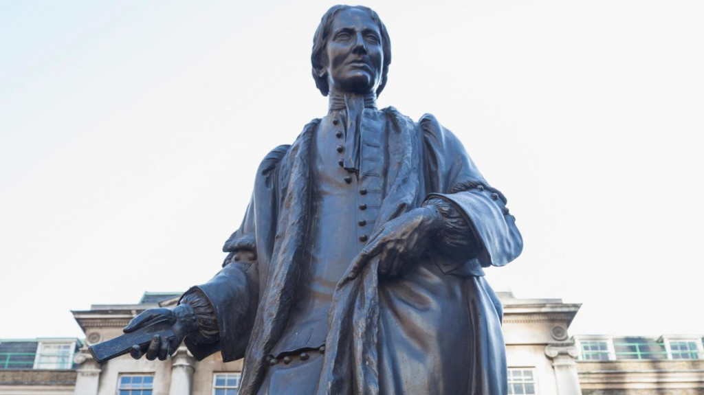 We are commissioning a commemorative statue. Who do you think it should be?