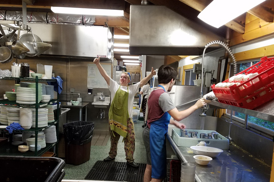 Dishwashing volunteers